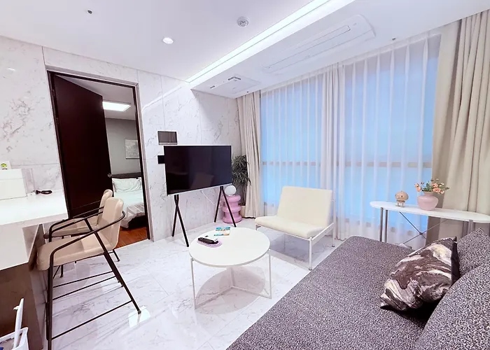 Apartment Km House 78 2Br, 2 Queen Beds Family Suite 강남 서초