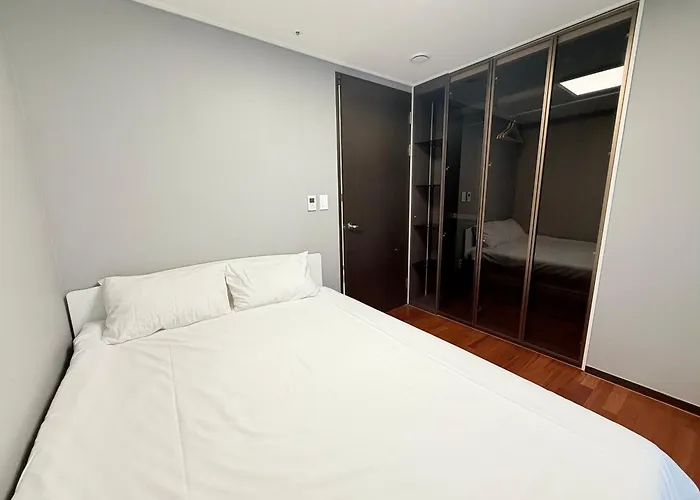 Apartment Km House 78 2Br, 2 Queen Beds Family Suite 강남 서초
