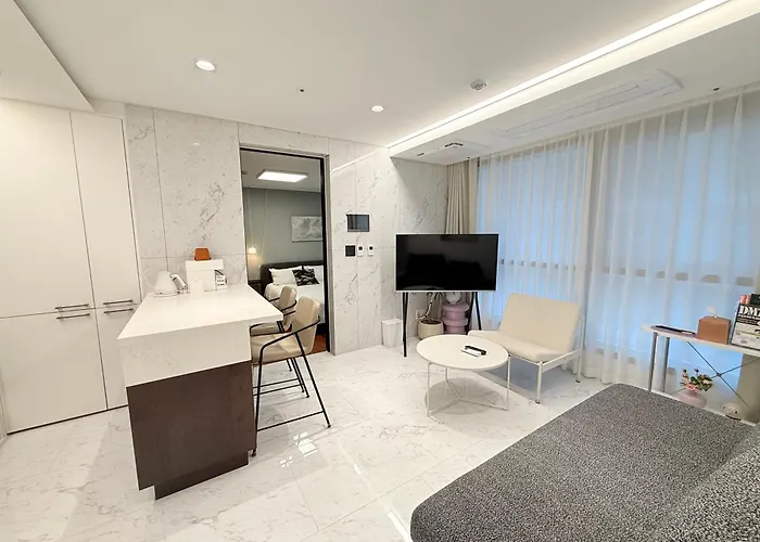 Apartment Km House 78 2Br, 2 Queen Beds Family Suite 강남 서초 Seoul